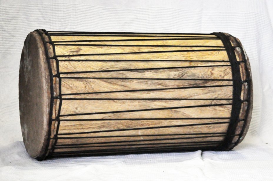 Melina traditionnelle Aufbau Dundunba Dundun - Dundun Basstrommel aus Guinea