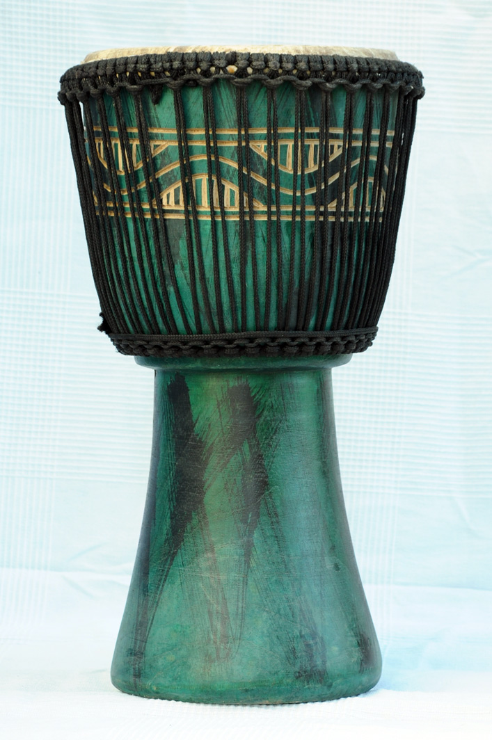 Günstige Djembe kaufen Mittelgroße billige Djembe Trommel aus Ghana