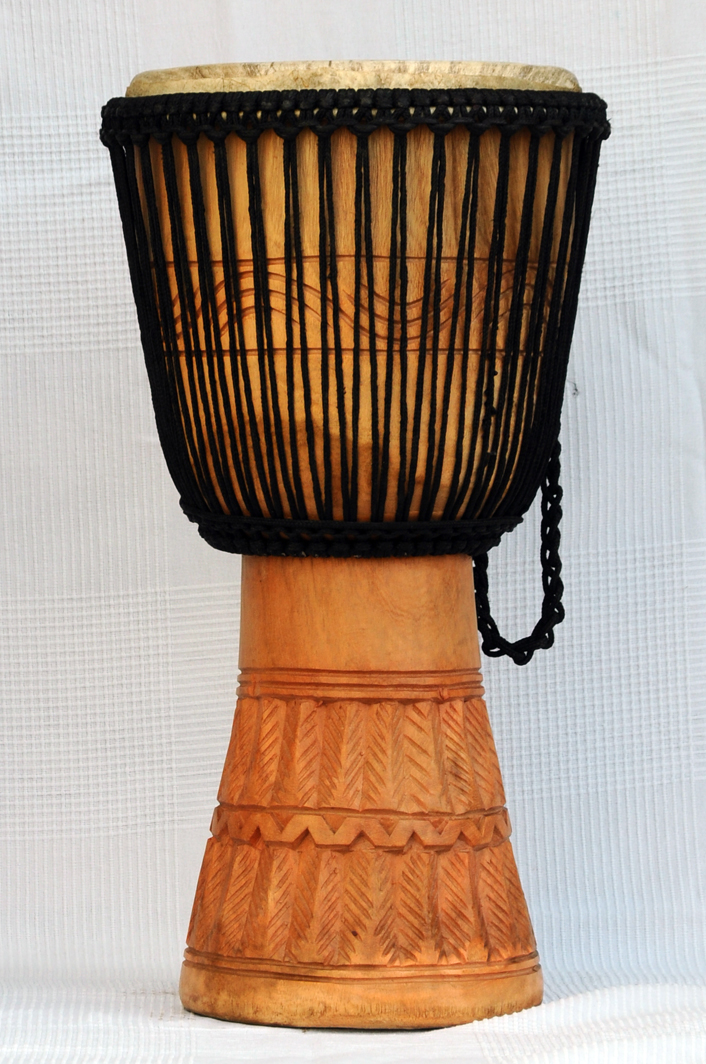 Günstige Djembe kaufen Große billige Djembe Trommel aus Ghana