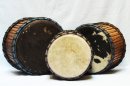 Ghana Mini-Basstrommeln Dreier-Set: Dunduns (Djun Djuns, Dununs, Doumdoums, Doundouns) Set kaufen