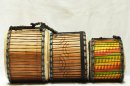 Ghana Mini-Basstrommeln Dreier-Set: Dunduns (Djun Djuns, Dununs, Doumdoums, Doundouns) Set kaufen