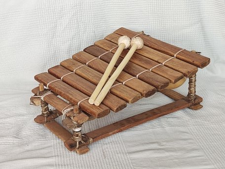 Kleines pentatonisches Balafon 8 Töne - Afrikanisches Xylophon