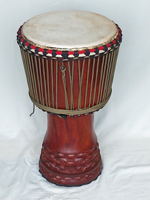 Mahagoni (Djala) Djembe aus Guinea - Oberklasse Djembe