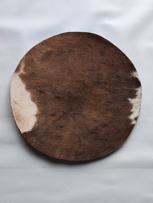 Dickes Rinderfell, Büffelfell, Stierfell oder Kuhfell für Djembe Trommel Percussion