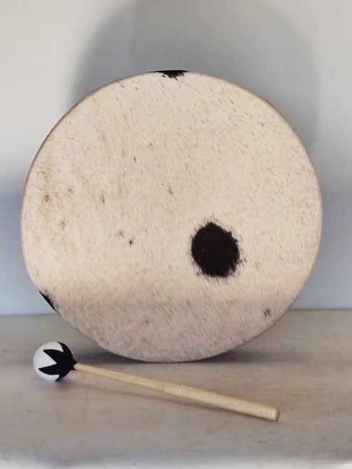Schamanentrommeln Kuhfell mit Haaren 16″