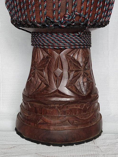 Große Djembe aus Guinea - Oberklasse Djembe Trommel