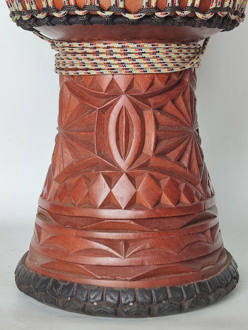 Große Djembe aus Guinea - Oberklasse Djembe Trommel
