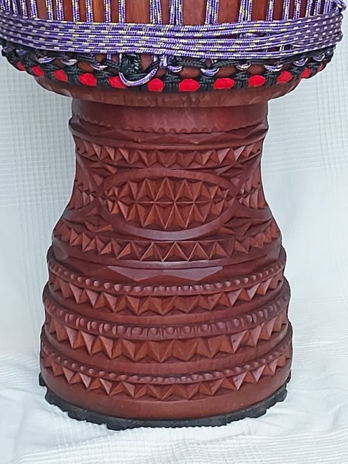 Mahagoni (Djala) Djembe aus Guinea - Oberklasse Djembe
