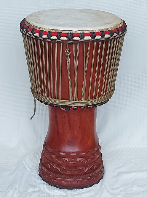 Mahagoni (Djala) Djembe aus Guinea - Oberklasse Djembe