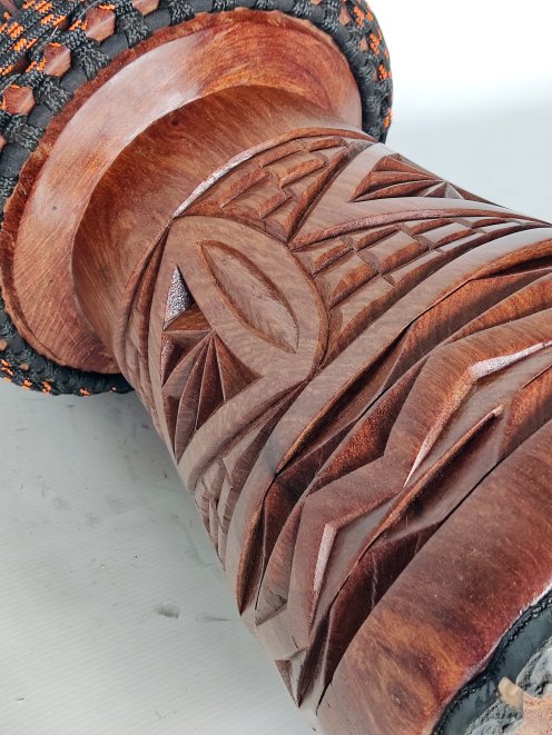 Große Djembe aus Guinea - Oberklasse Djembe Trommel