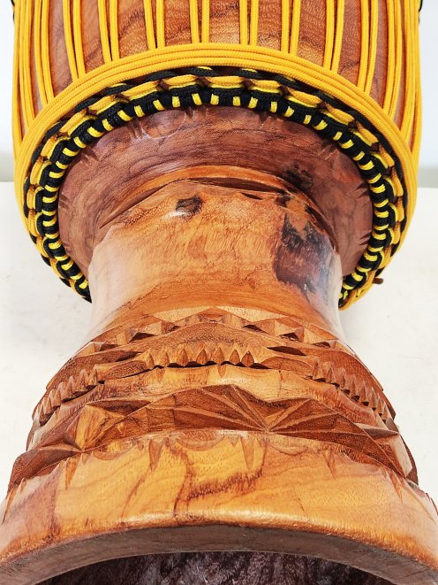 Buschmango (Dugura) Djembe aus Guinea - Oberklasse Djembe