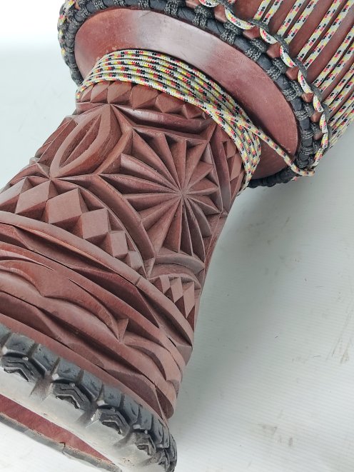 Große Djembe aus Guinea - Oberklasse Djembe Trommel
