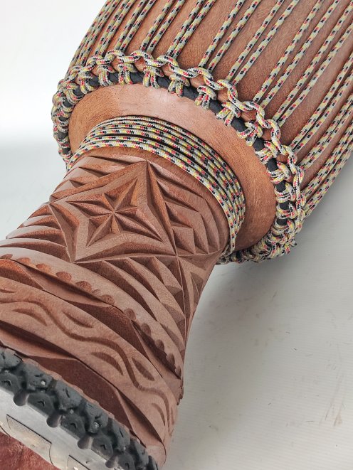 Große Djembe aus Guinea - Oberklasse Djembe Trommel