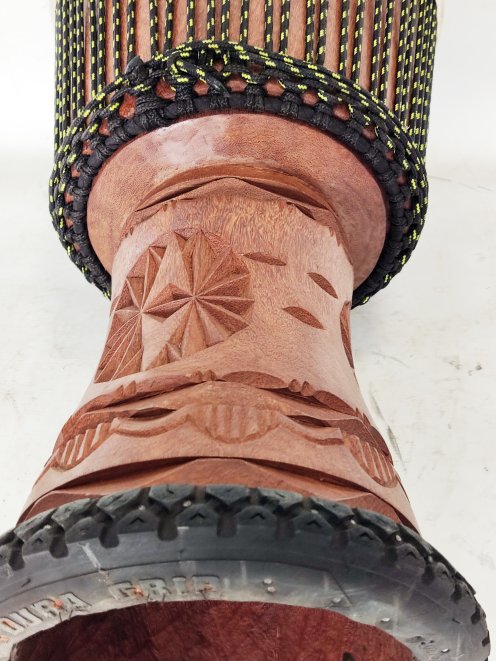 Große Djembe aus Guinea - Oberklasse Djembe Trommel