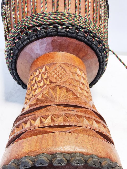 Buschmango (Dugura) Djembe aus Guinea - Oberklasse Djembe