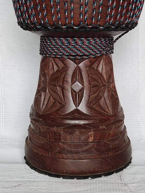 Große Djembe aus Guinea - Oberklasse Djembe Trommel