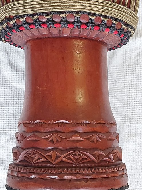 Mahagoni (Djala) Djembe aus Guinea - Oberklasse Djembe