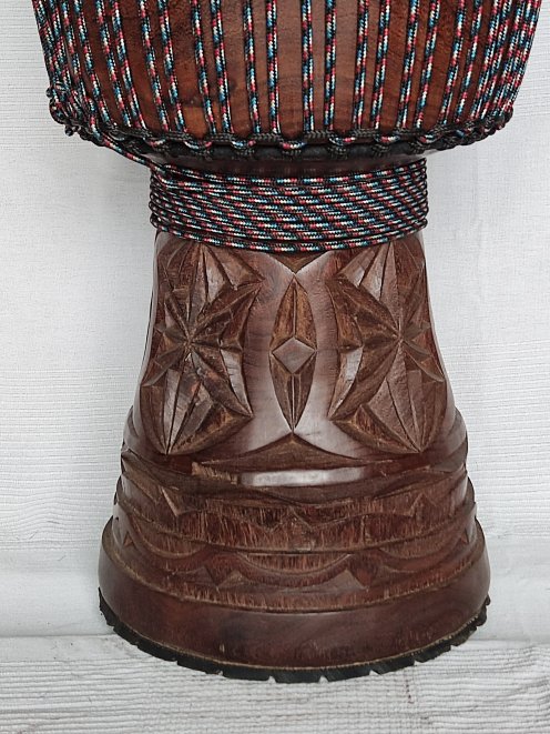 Große Djembe aus Guinea - Oberklasse Djembe Trommel