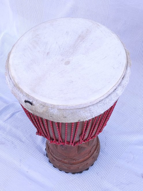 Große Djembe aus Guinea - Oberklasse Djembe Trommel