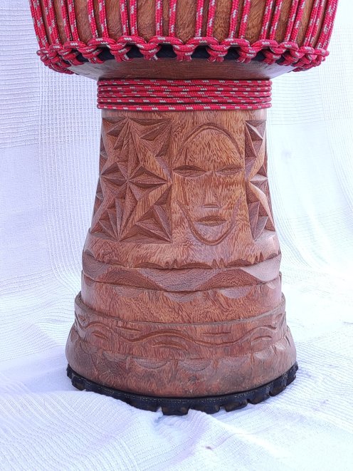 Große Djembe aus Guinea - Oberklasse Djembe Trommel