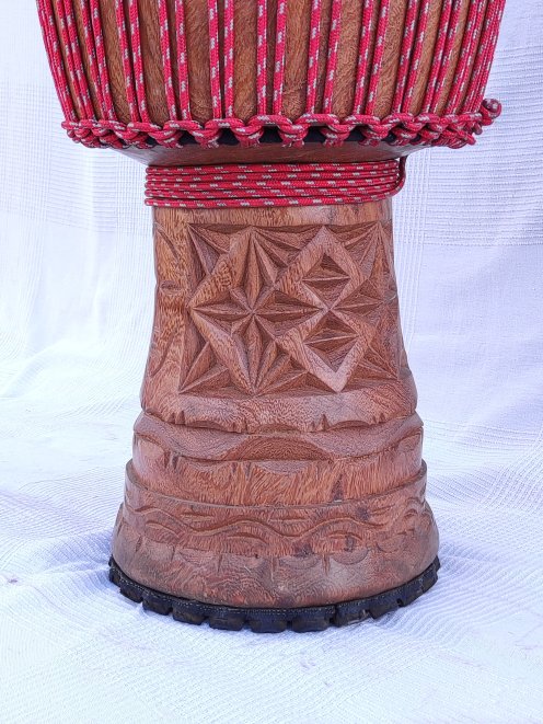 Große Djembe aus Guinea - Oberklasse Djembe Trommel