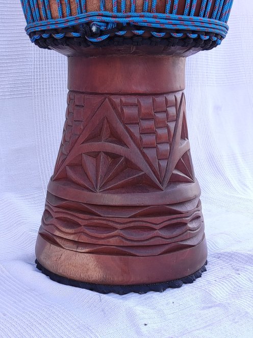 Große Djembe aus Guinea - Oberklasse Djembe Trommel