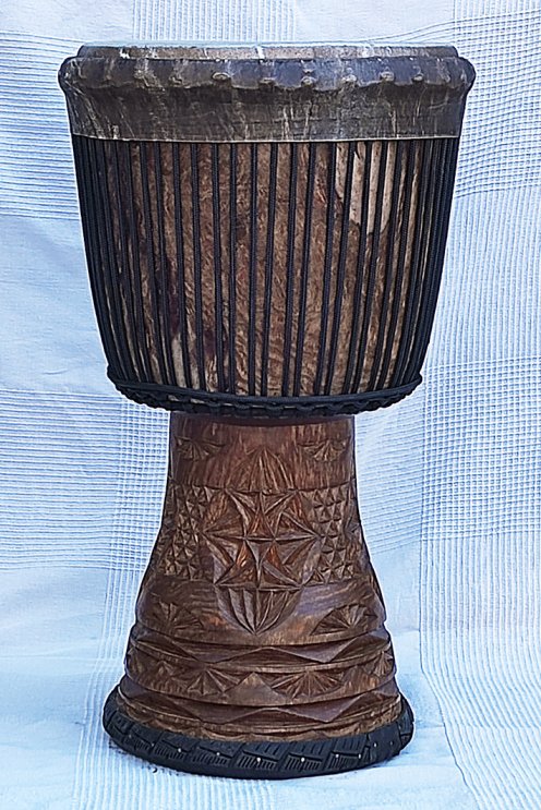 Große Djembe aus Guinea - Oberklasse Djembe Trommel