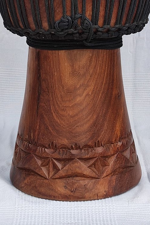 Palisander (Gueni) Djembe aus Guinea - Hohe Qualität Djembe