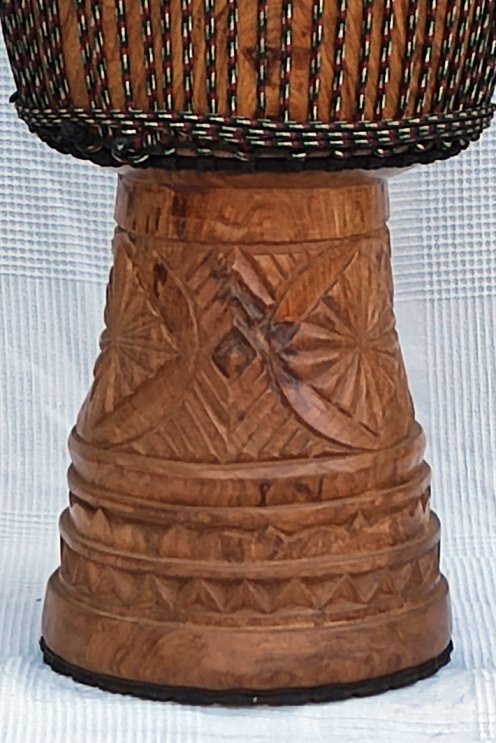 Große Djembe aus Guinea - Oberklasse Djembe Trommel