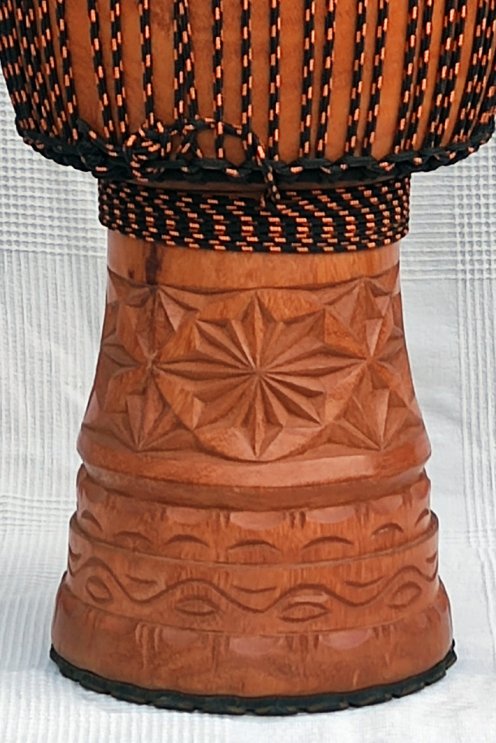 Große Djembe aus Guinea - Oberklasse Djembe Trommel