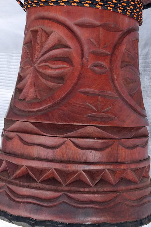 Große Djembe aus Guinea - Oberklasse Djembe Trommel