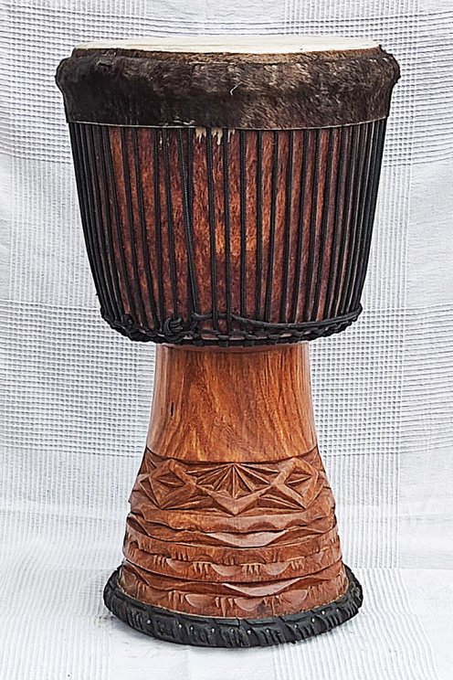 Große Djembe aus Guinea - Oberklasse Djembe Trommel