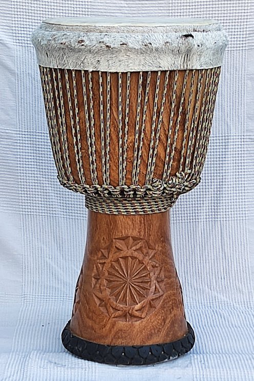 Große Djembe aus Guinea - Oberklasse Djembe Trommel