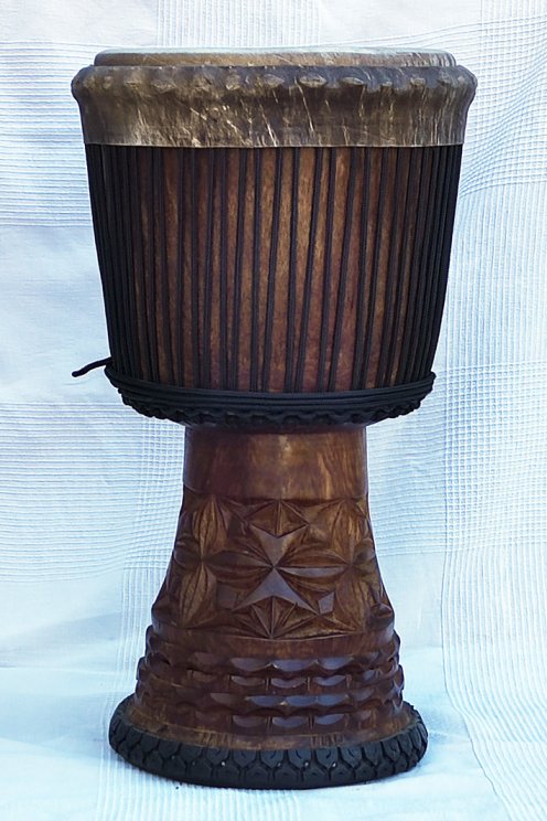 Große Djembe aus Guinea - Oberklasse Djembe Trommel