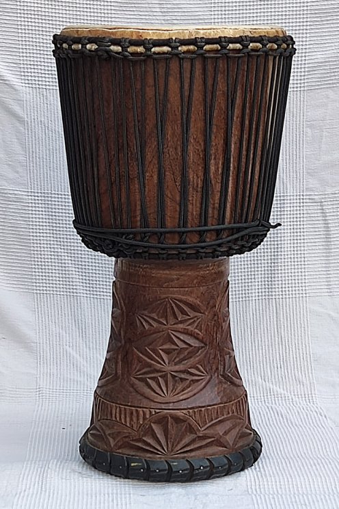 Djembe aus Guinea mit Kuhfell - Kalbfell, Rinderfell, Stierfell oberklasse Djembe Trommel