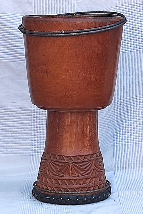 Lenke Djembe Korpus aus Guinea - Oberklasse Djembe