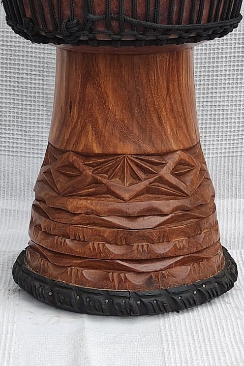 Große Djembe aus Guinea - Oberklasse Djembe Trommel