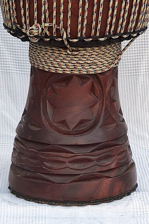 Große Djembe aus Guinea - Oberklasse Djembe Trommel