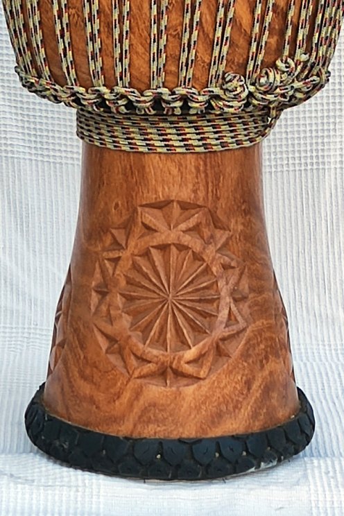 Große Djembe aus Guinea - Oberklasse Djembe Trommel