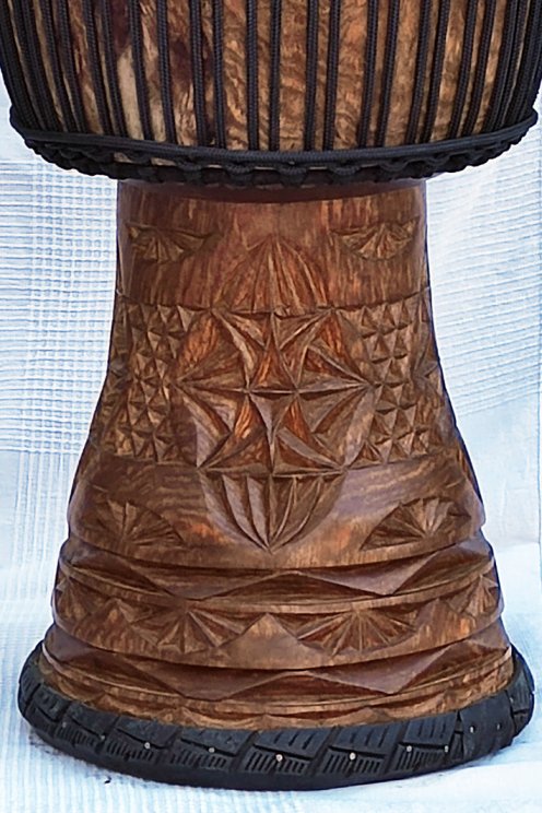 Große Djembe aus Guinea - Oberklasse Djembe Trommel