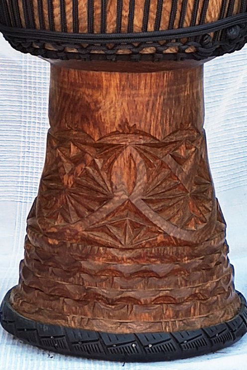 Große Djembe aus Guinea - Oberklasse Djembe Trommel