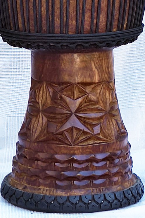 Große Djembe aus Guinea - Oberklasse Djembe Trommel