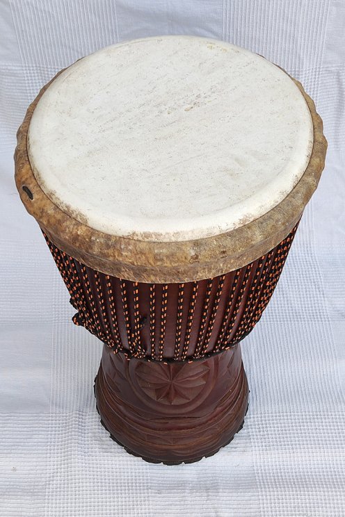 Große Djembe aus Guinea - Oberklasse Djembe Trommel