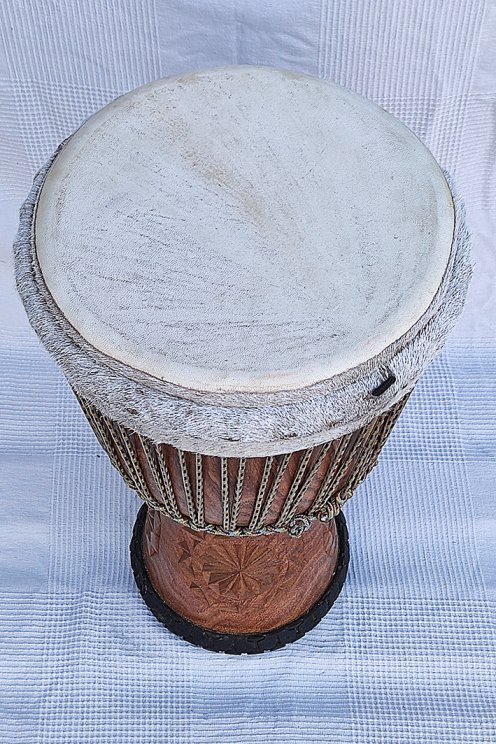 Große Djembe aus Guinea - Oberklasse Djembe Trommel