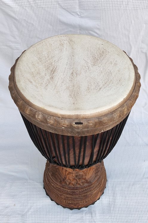 Große Djembe aus Guinea - Oberklasse Djembe Trommel