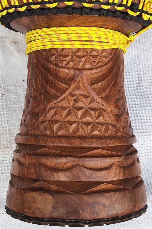 Große Djembe aus Guinea - Oberklasse Djembe Trommel