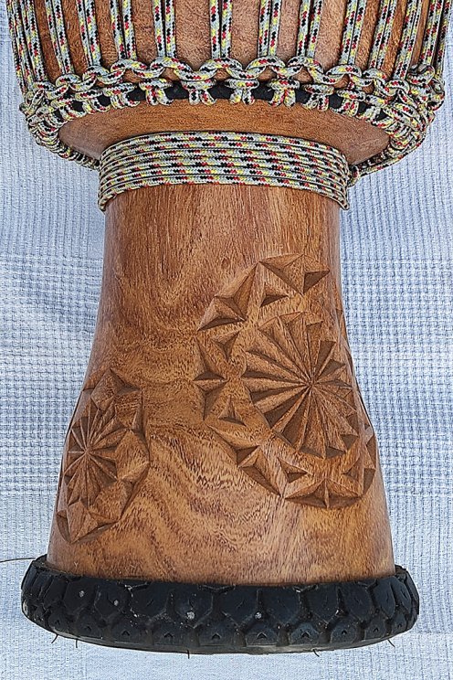 Große Djembe aus Guinea - Oberklasse Djembe Trommel