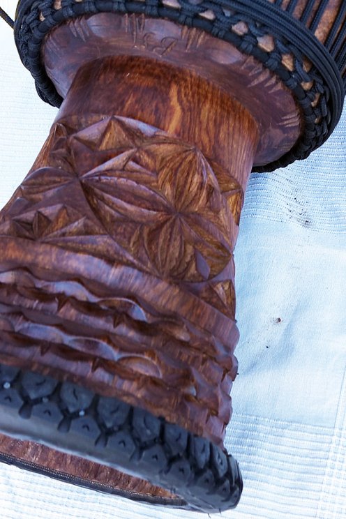 Große Djembe aus Guinea - Oberklasse Djembe Trommel