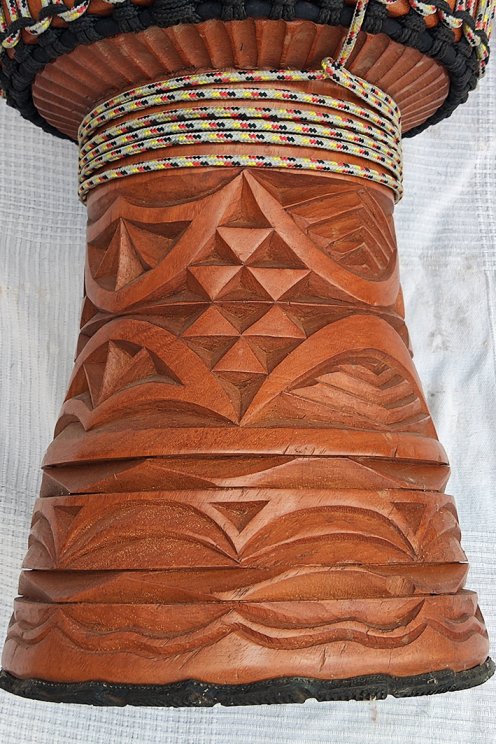 Große Djembe aus Guinea - Oberklasse Djembe Trommel