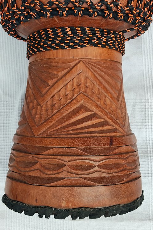 Große Djembe aus Guinea - Oberklasse Djembe Trommel
